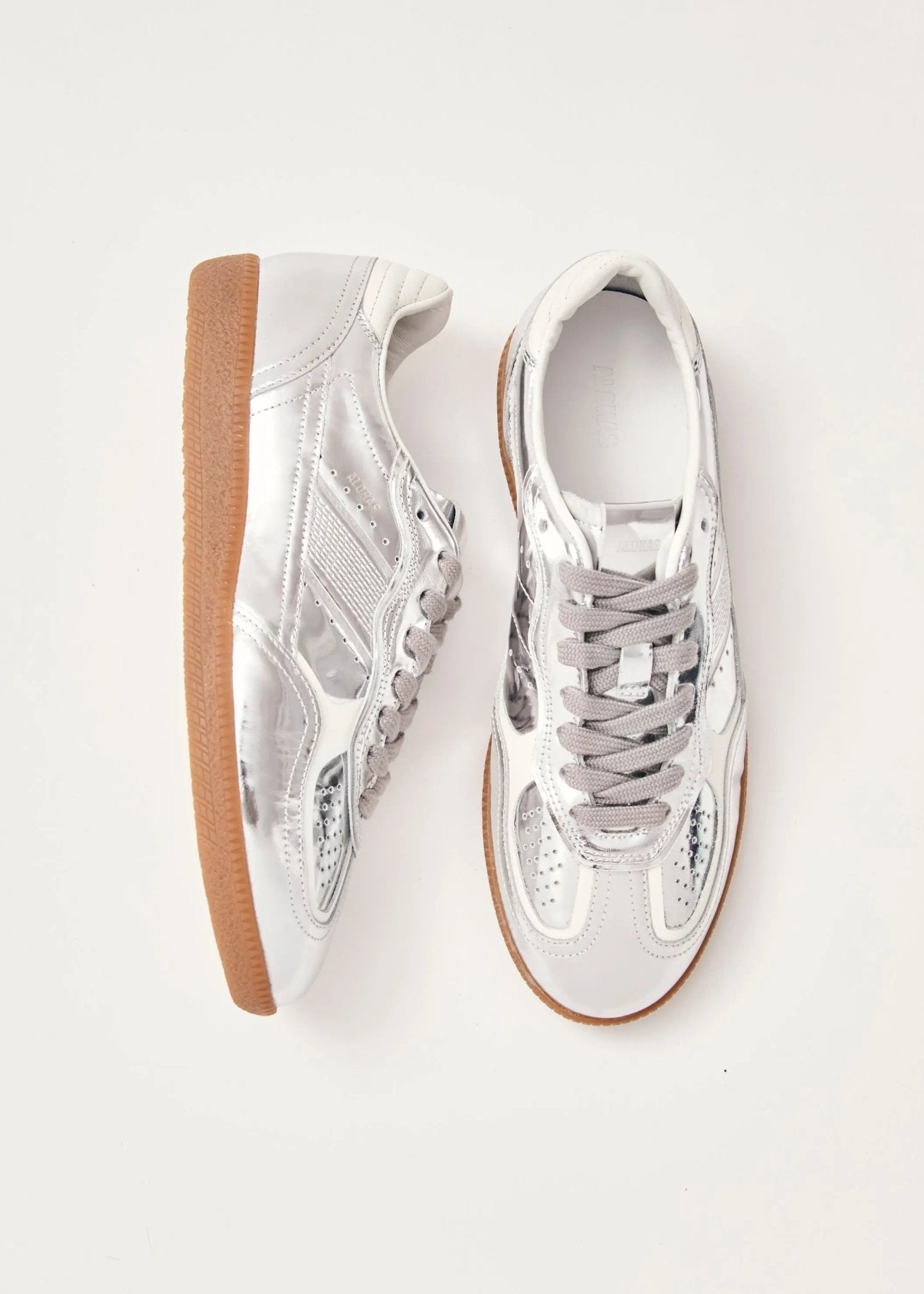 GlowPath Sneakers - Soliqlo
