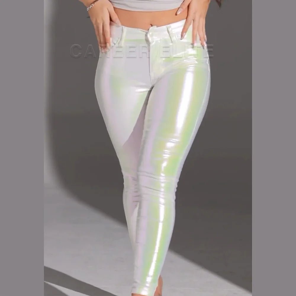 Sleek Form – Perfectly tailored for a sleek, flattering fit. - Soliqlo