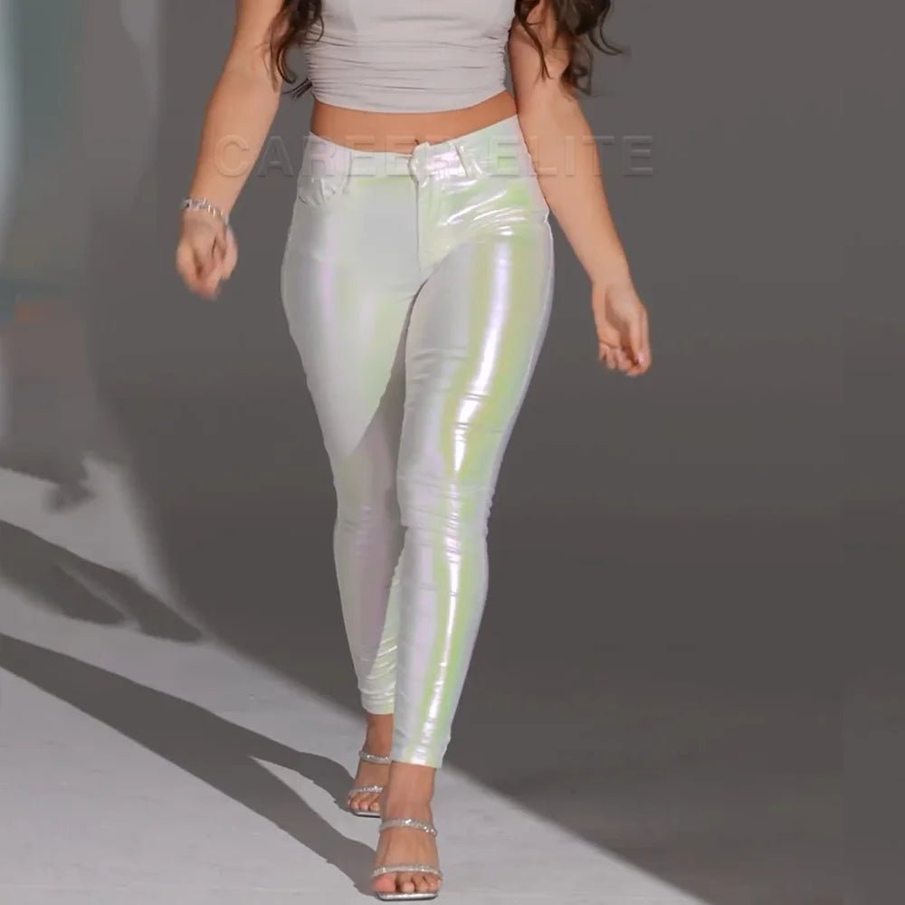 Sleek Form – Perfectly tailored for a sleek, flattering fit. - Soliqlo
