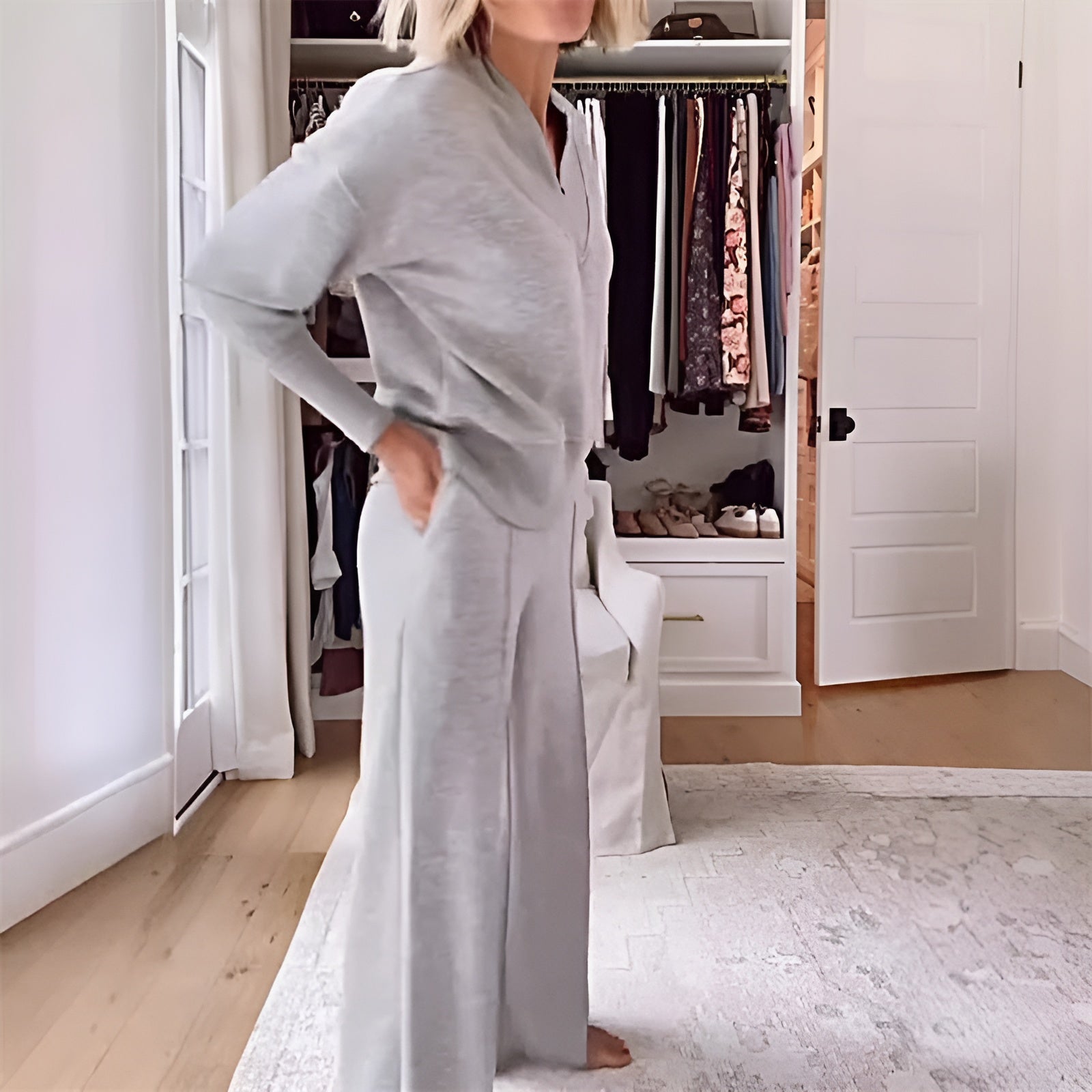 Vibra Wear 2 - piece women's tracksuit set - Soliqlo