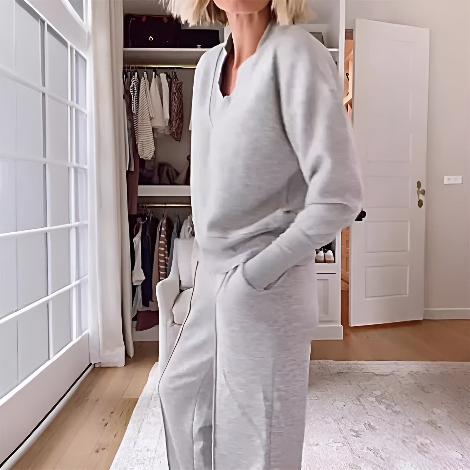 Vibra Wear 2 - piece women's tracksuit set - Soliqlo