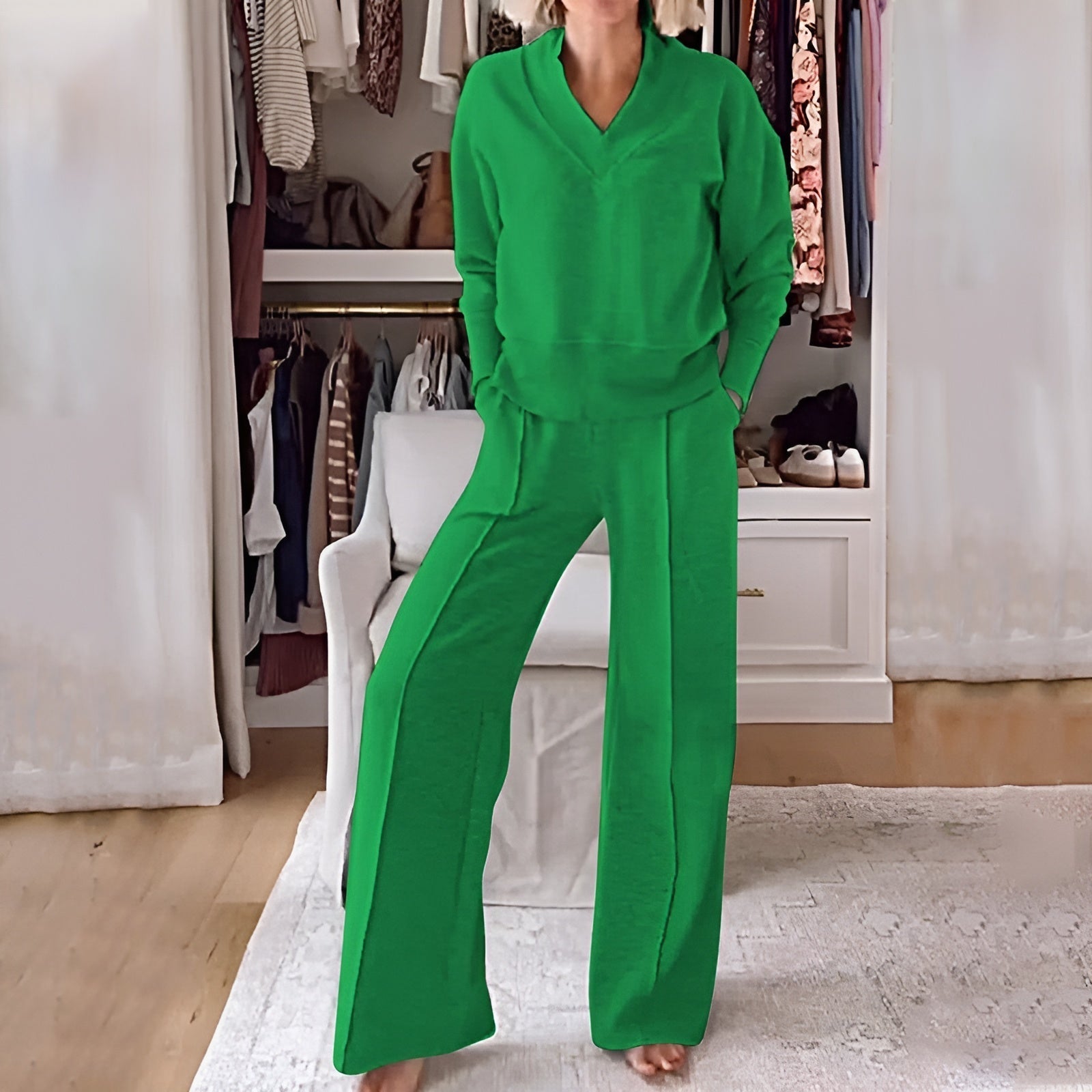 Vibra Wear 2 - piece women's tracksuit set - Soliqlo
